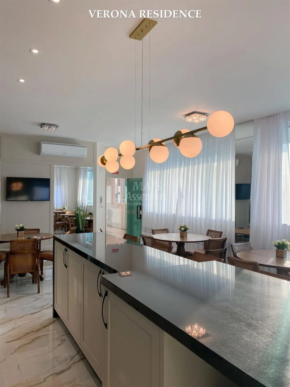 Excelente Apartamento com 03 Suítes para Venda em Itapema Meia Praia