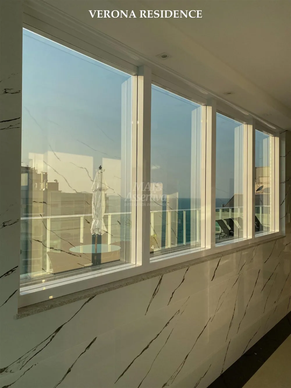 Excelente Apartamento com 03 Suítes para Venda em Itapema Meia Praia