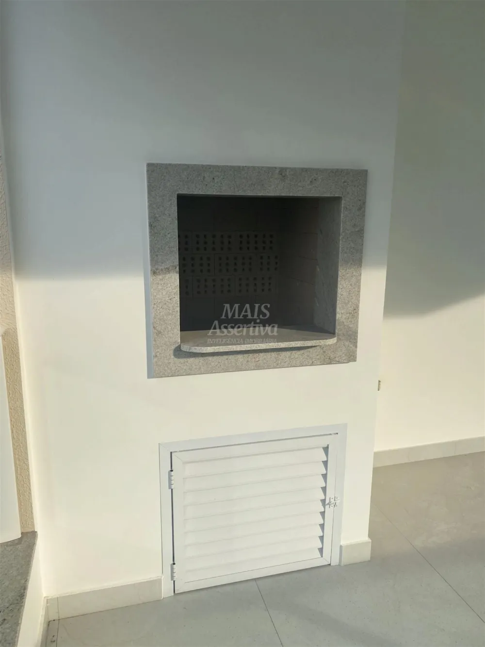 Excelente Apartamento com 03 Suítes para Venda em Itapema Meia Praia