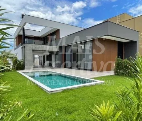 Ótimo sobrado de luxo em Balneário Camboriú - 3 dormitórios, 3 suítes