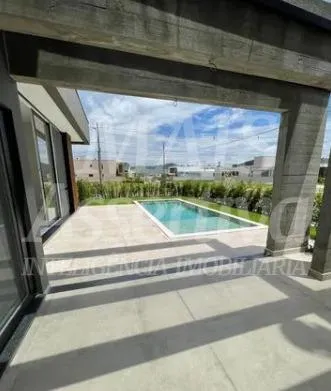 Ótimo sobrado de luxo em Balneário Camboriú - 3 dormitórios, 3 suítes