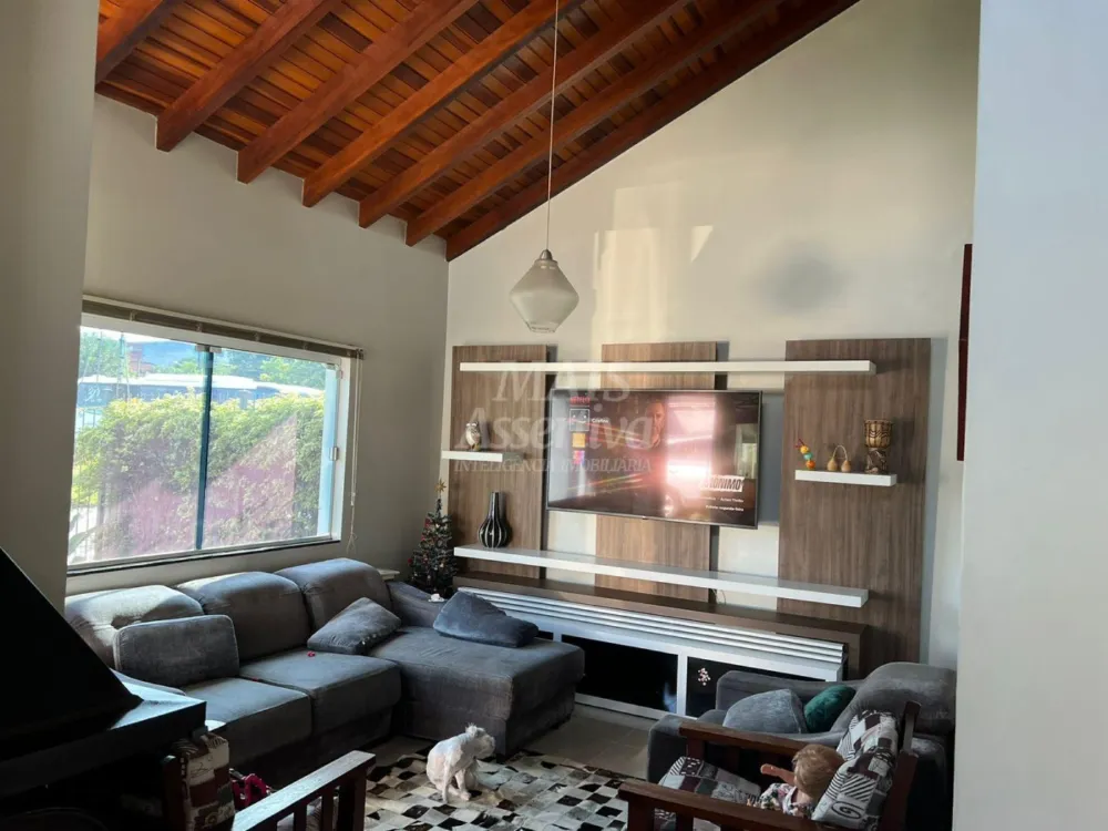 Excelente casa com 03 dormitórios para venda em Novo Hamburgo 
