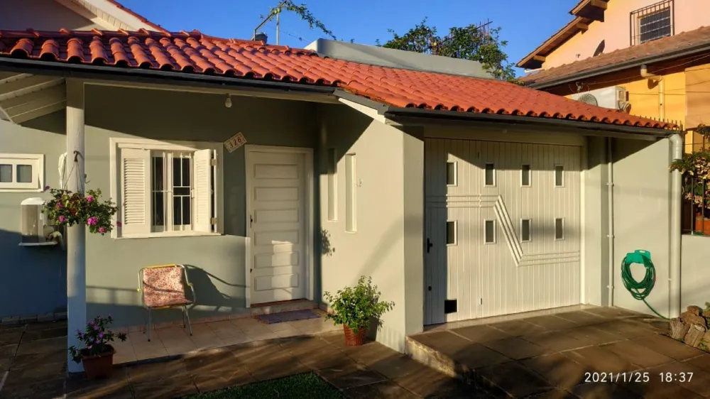 Casa para venda no bairro Guarani, Novo Hamburgo - 3 dormitórios 