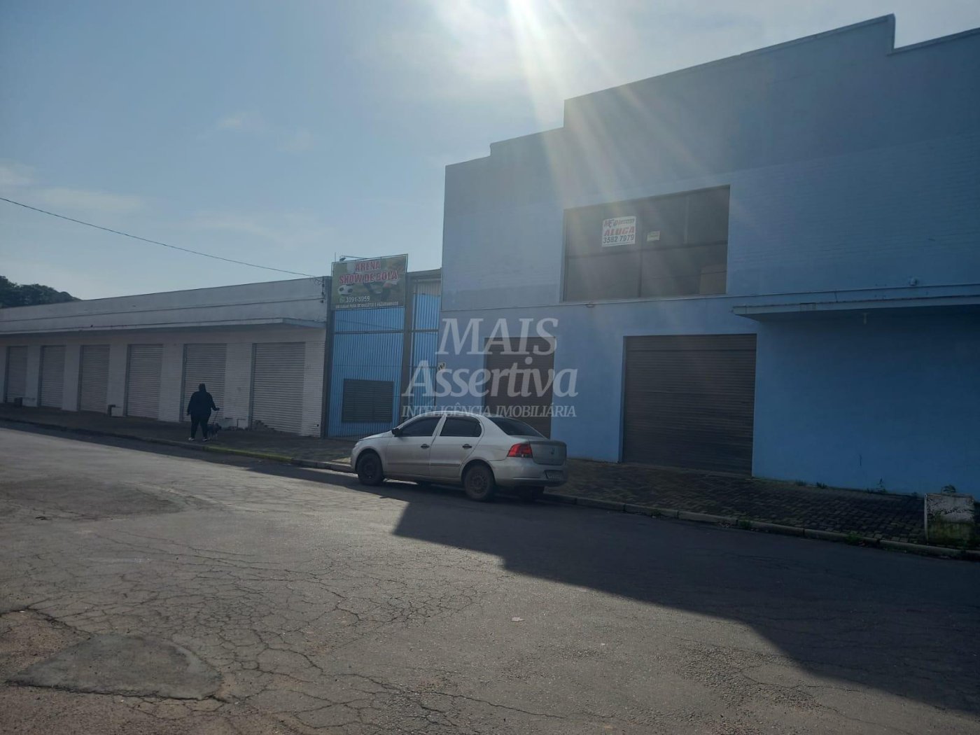 Prédio comercial na lateral da BR-116, bairro Scharlau em São Leopoldo