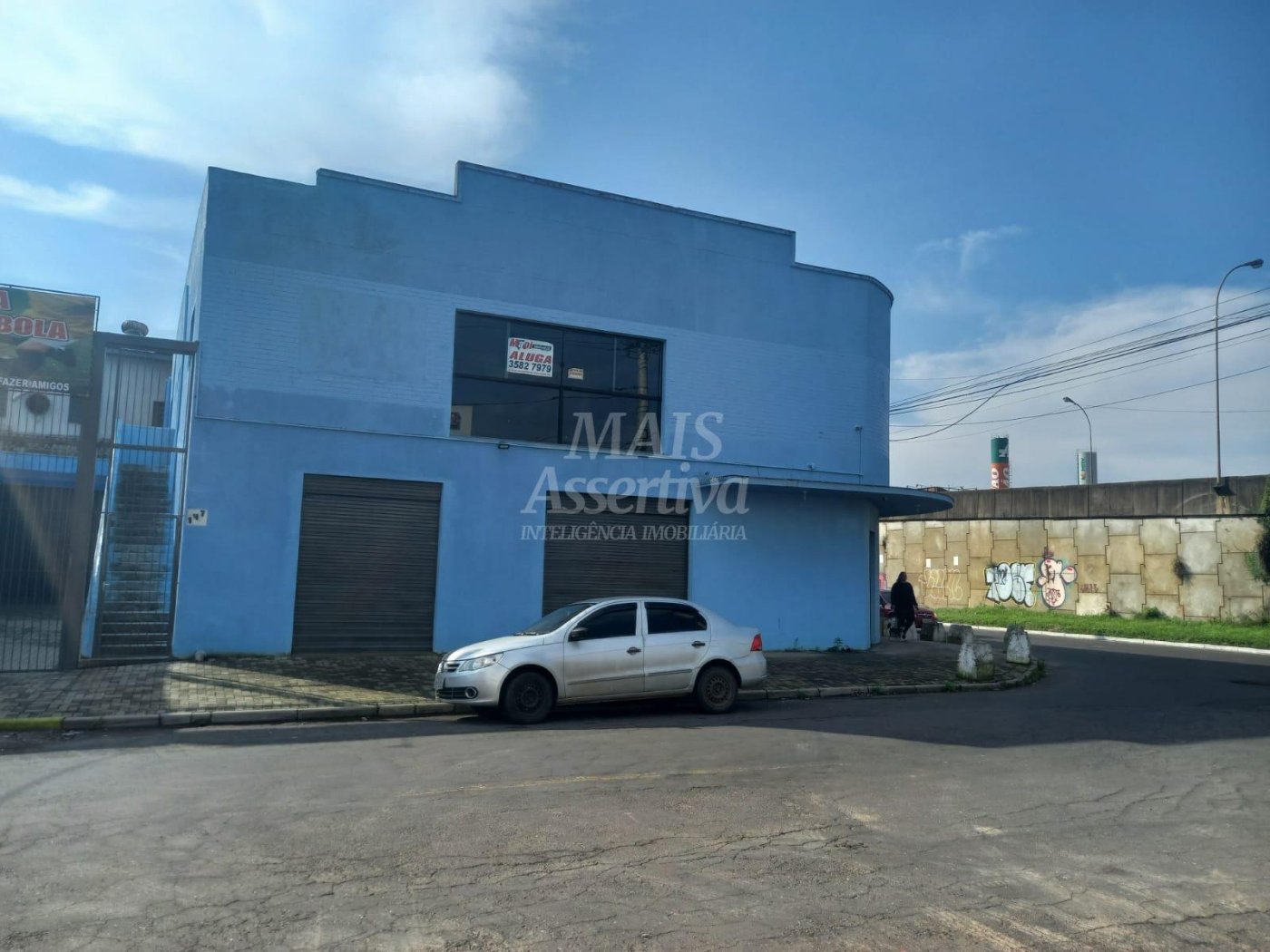 Prédio comercial na lateral da BR-116, bairro Scharlau em São Leopoldo