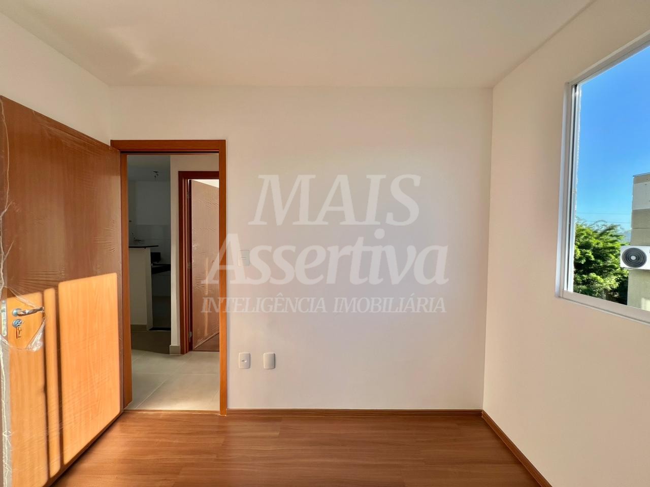 Apartamento para locação no 5º andar com sacada e churrasqueira, Porto Rotterdam