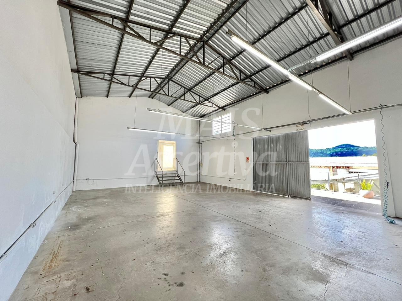 Prédio comercial para locação, bairro Ipiranga em Campo Bom/RS.