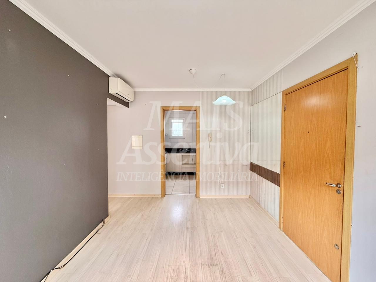 Apartamento no 3º andar, semi mobiliado para venda - Monte Brasil 