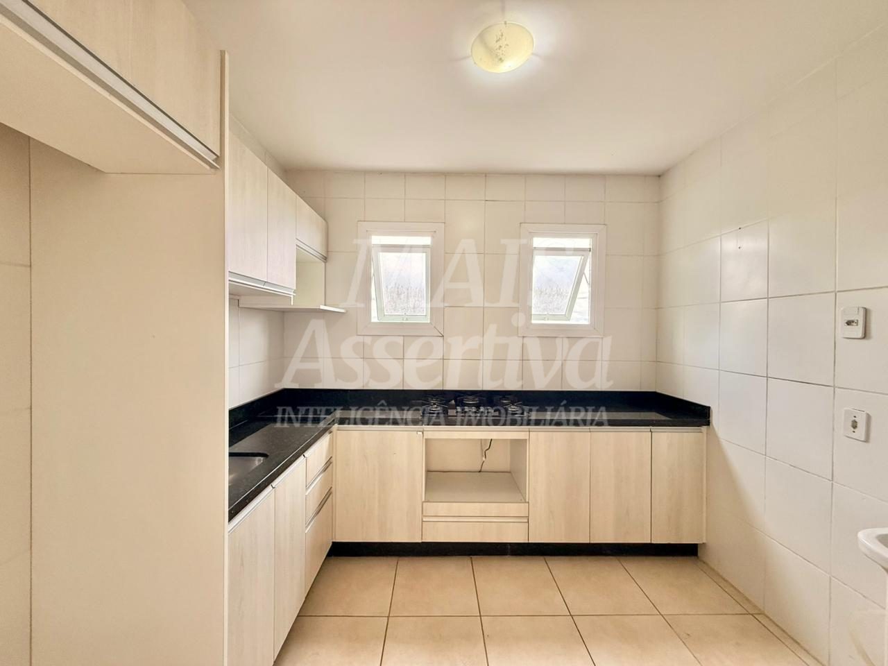 Apartamento no 3º andar, semi mobiliado para venda - Monte Brasil 