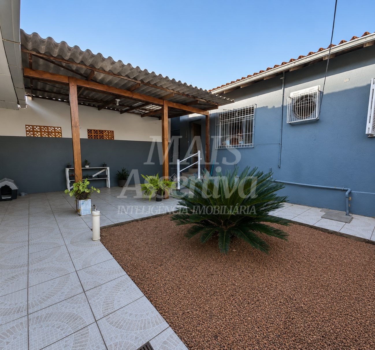 Casa para venda de 3 dormitórios, bairro Canudos em Novo Hamburgo 