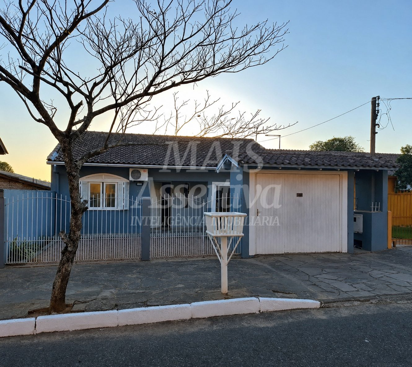 Casa para venda de 3 dormitórios, bairro Canudos em Novo Hamburgo 