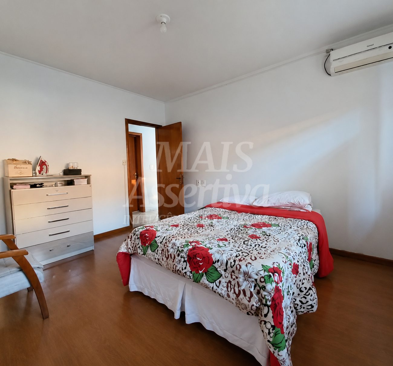 Casa para venda de 3 dormitórios, bairro Canudos em Novo Hamburgo 