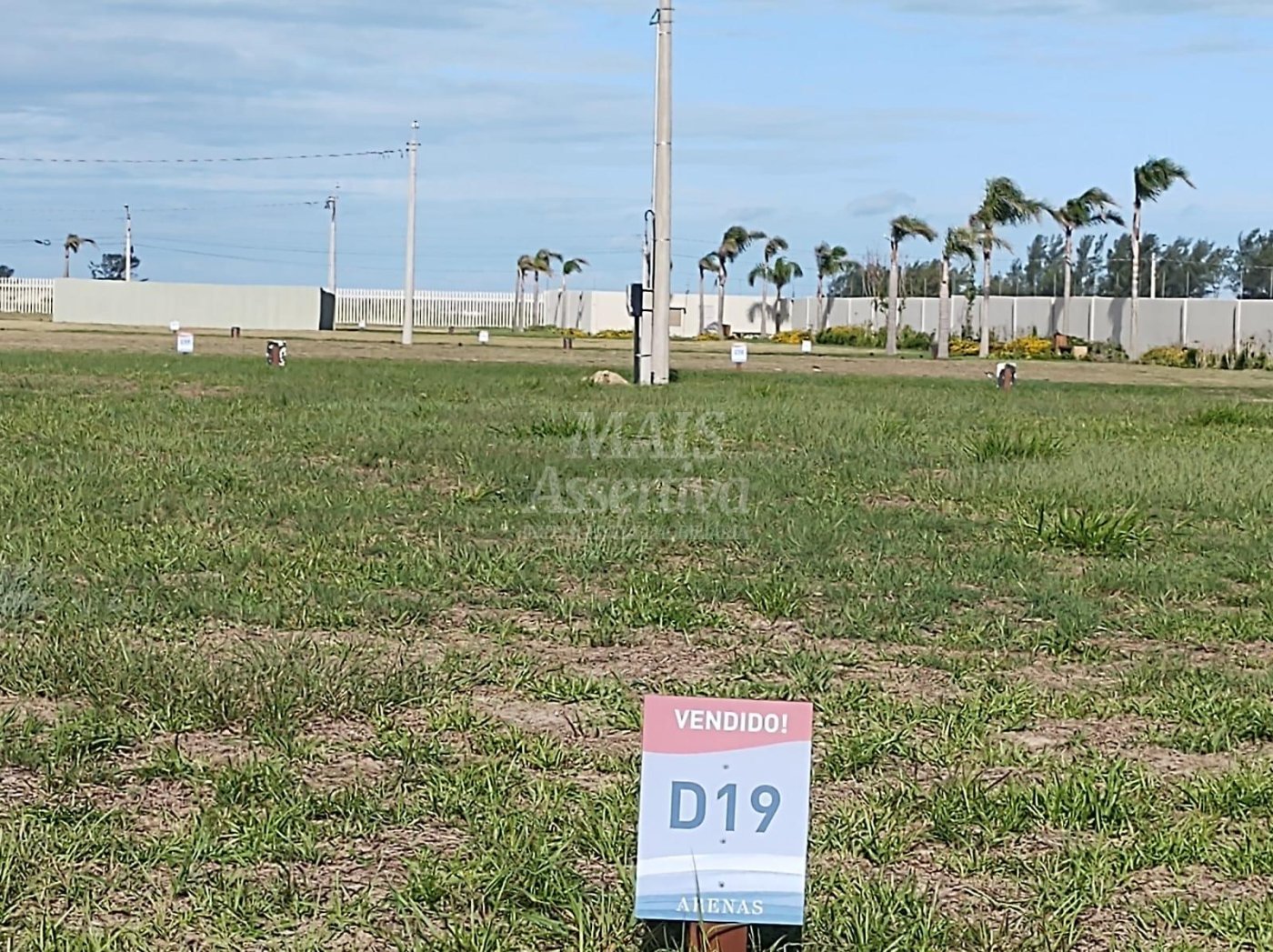  TERRENO EM CONDOMINIO FECHADO PARA VENDA - PRAIA CURUMIM EM CAPÃO DA CANOA