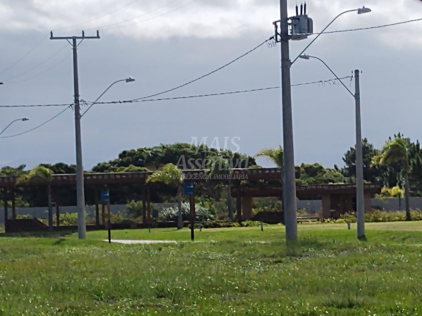  TERRENO EM CONDOMINIO FECHADO PARA VENDA - PRAIA CURUMIM EM CAPÃO DA CANOA