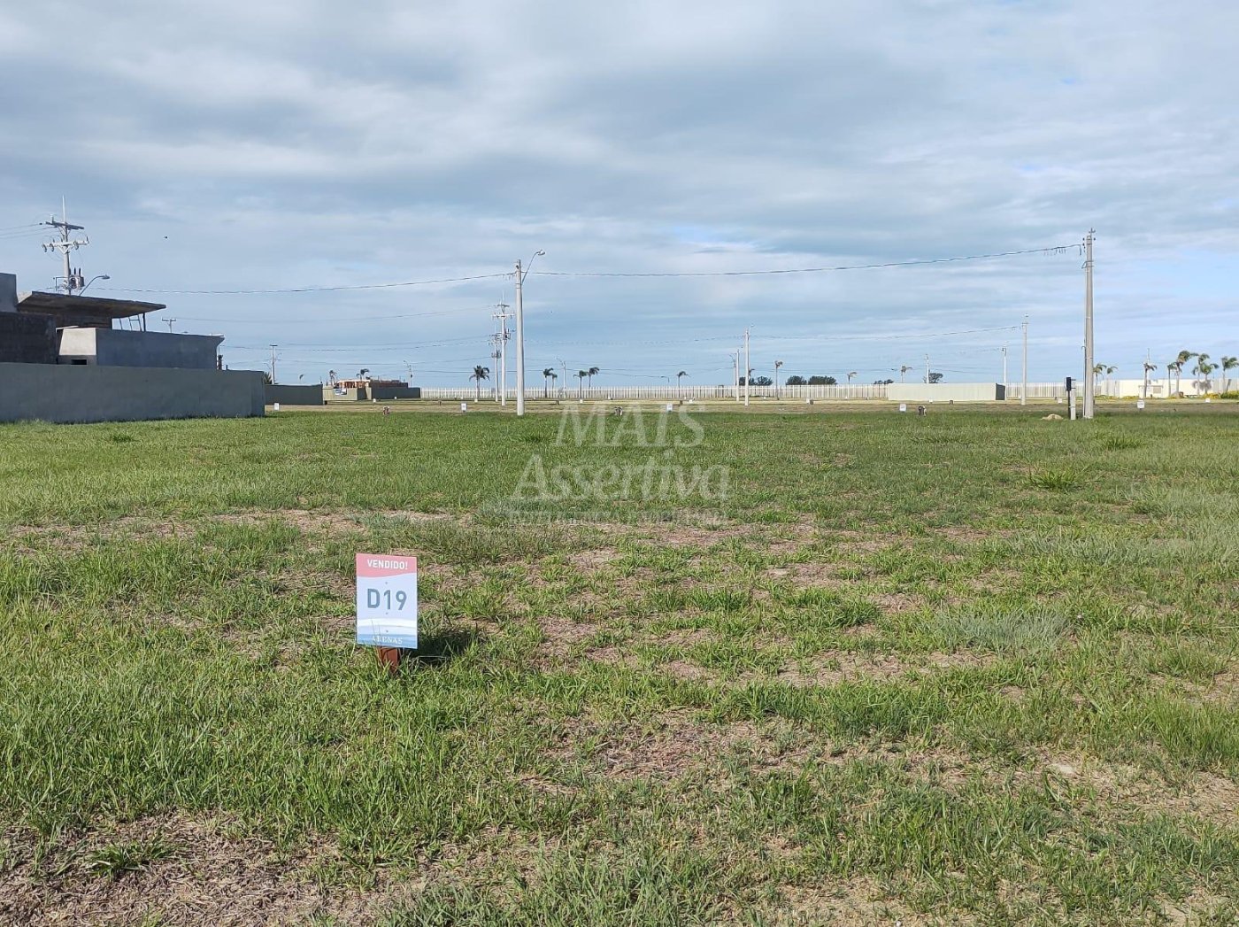  TERRENO EM CONDOMINIO FECHADO PARA VENDA - PRAIA CURUMIM EM CAPÃO DA CANOA