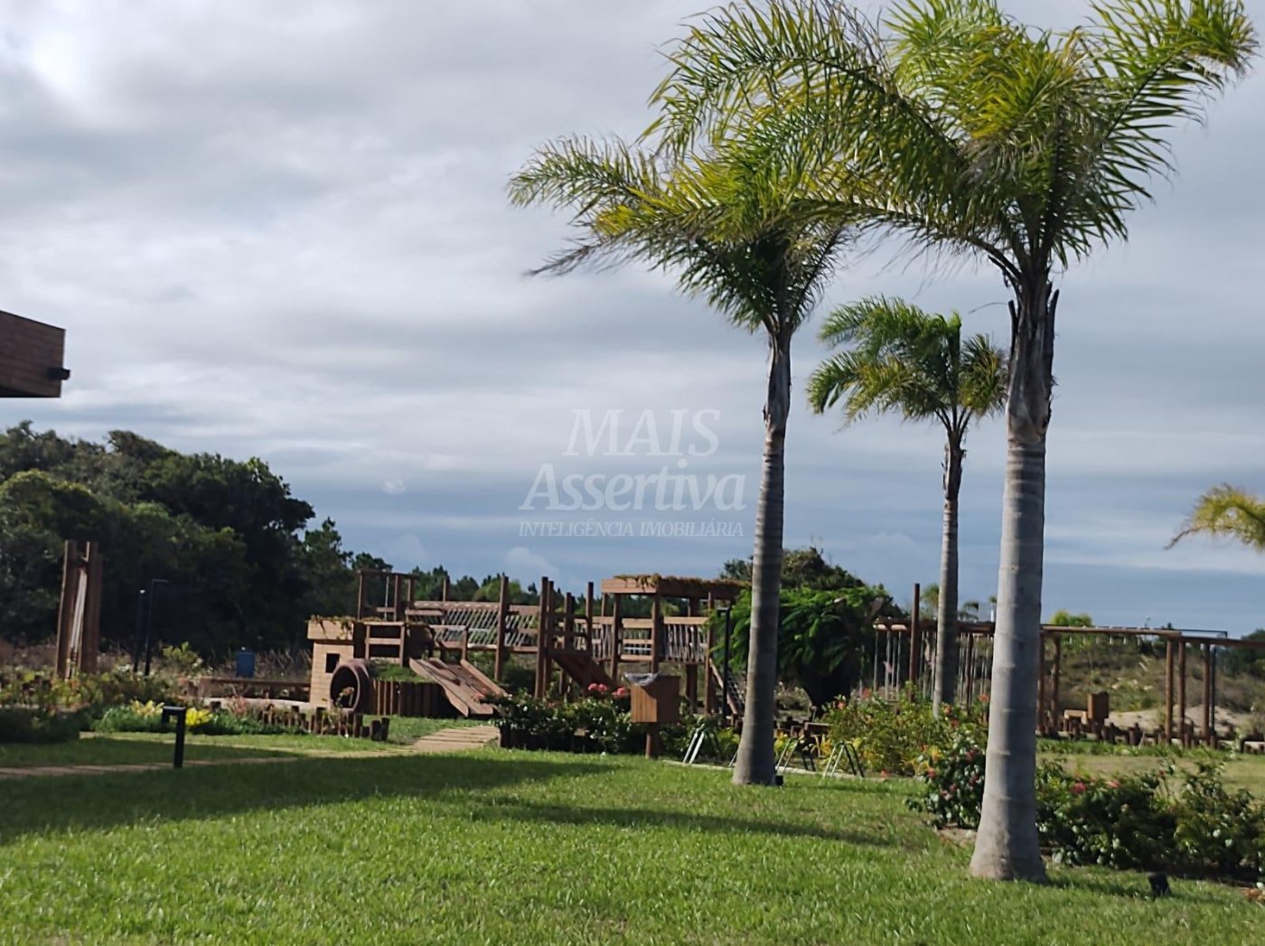  TERRENO EM CONDOMINIO FECHADO PARA VENDA - PRAIA CURUMIM EM CAPÃO DA CANOA