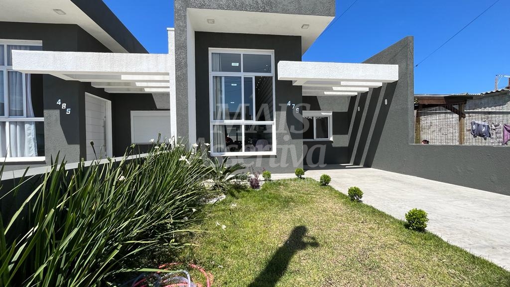 Casa semimobiliada para venda em Xangri-lá Noiva do Mar.