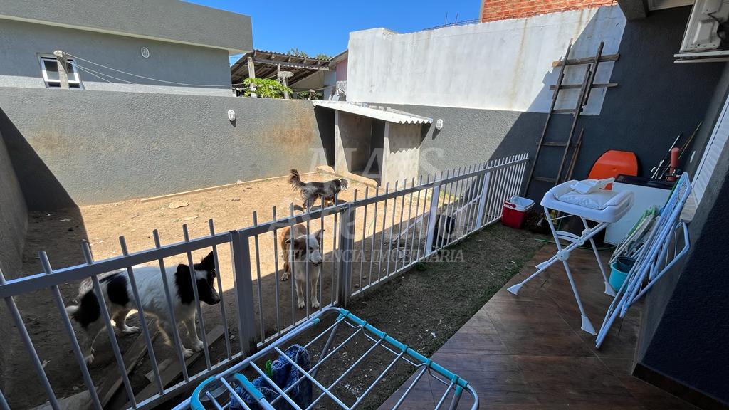 Casa semimobiliada para venda em Xangri-lá Noiva do Mar.